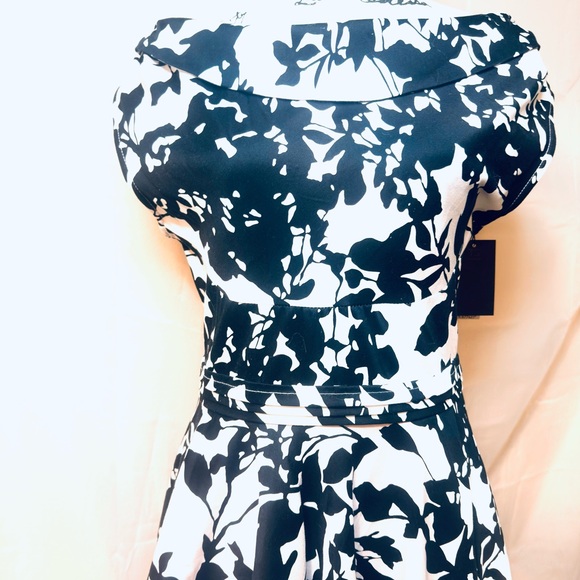 Vintage Style- Fitted and Flare -Boat Neck Monochrome Floral Midi Dress - Picture 7 of 9